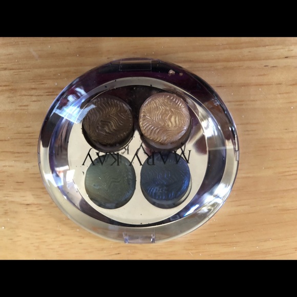 Mary Kay Pure Dimensions Eye Palette - Picture 6 of 8